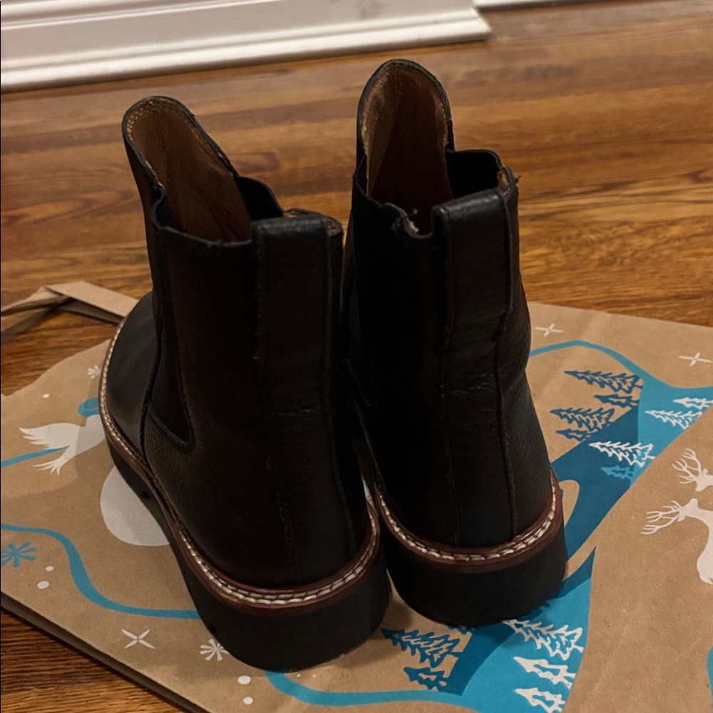 Madewell The Citywalk Lugsole Chelsea
Boot in Black Leather Sz 7.5 - Picture 5 of 10